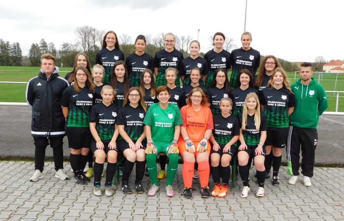 Neue Trikots für die Damenmannschaften des FC Aunkirchen