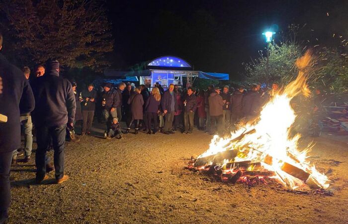 FC Aunkirchen veranstaltet Halloween-Feuer
