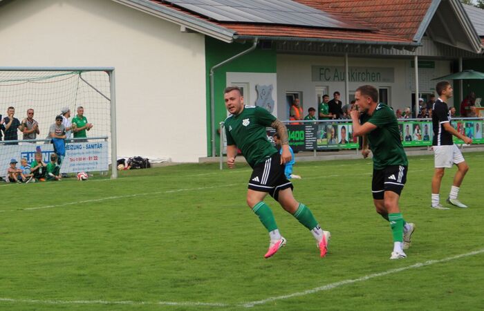 Lucky Punch in der 94. Minute: FCA feiert glücklichen Heimsieg