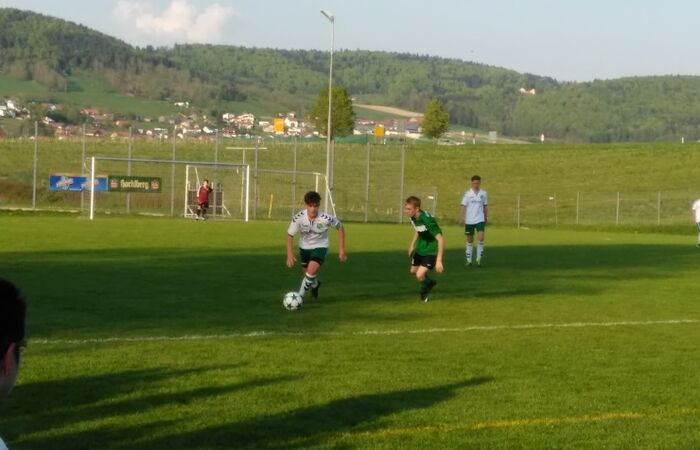 B-Junioren fegen die SG Kropfmühl mit 14:0 vom Platz!