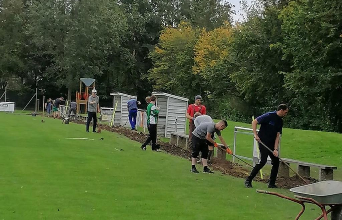 FC Aunkirchen baut Bewässerungsanlage ein